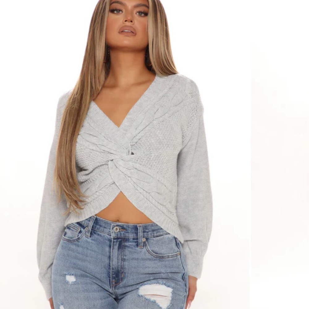 NWT! Never Worn! Fashion Nova Gray V-Neck Sweater with Unique Design